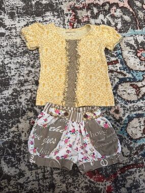 Mustard Pie Yellow Ruffle-Trim Top with Floral and Taupe Mix Shorts